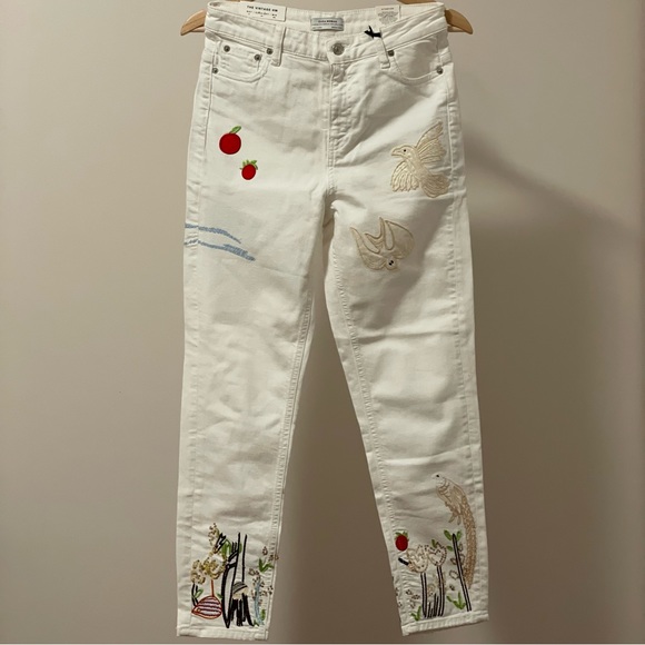 Zara Denim - Zara Straight Leg Mid Rise White Jeans with Embroidery 🪡